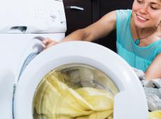 Все о том, как правильно стирать вещи вручную и в стиральной машине: советы, секреты и основные правила стирки